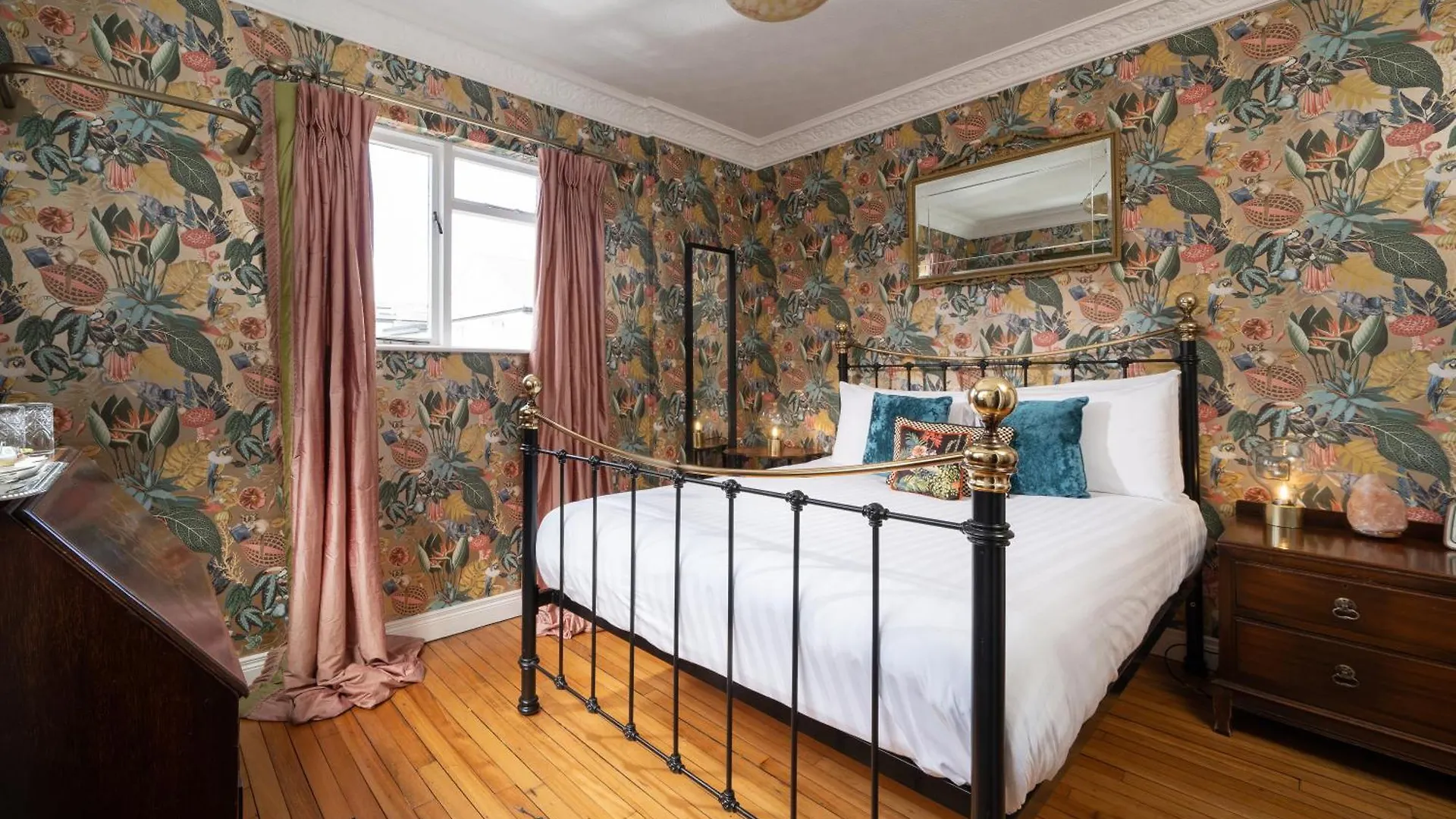 The Harrison Chambers Of Distinction Hotel Belfast